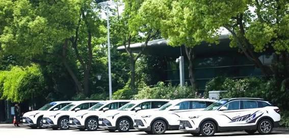 12噸氫燃料汽車即將運營，東風科技跨越式發展結出碩果.jpg